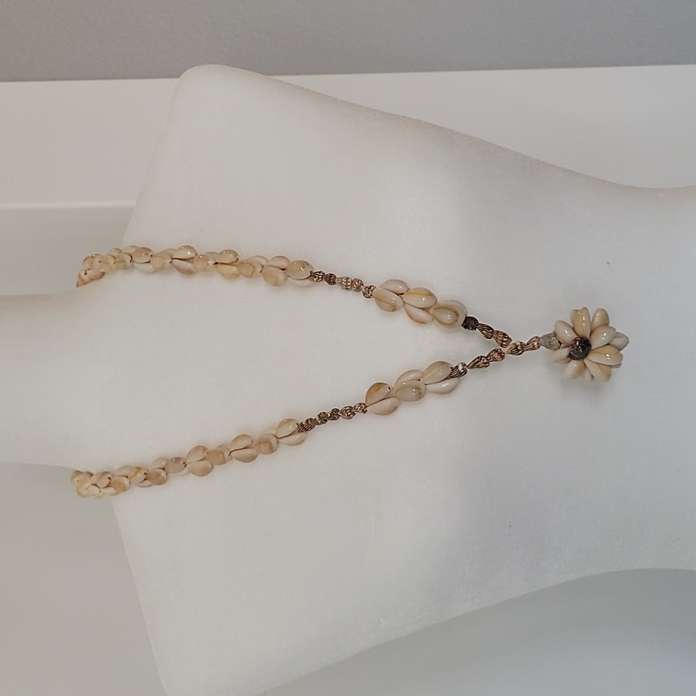 🔥5 for $25/4 for $20/3 for $15 Vintage Seashell necklace